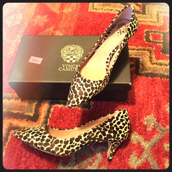 Vince Camuto Cheetah Spotted Snow Pony Kitten Heel