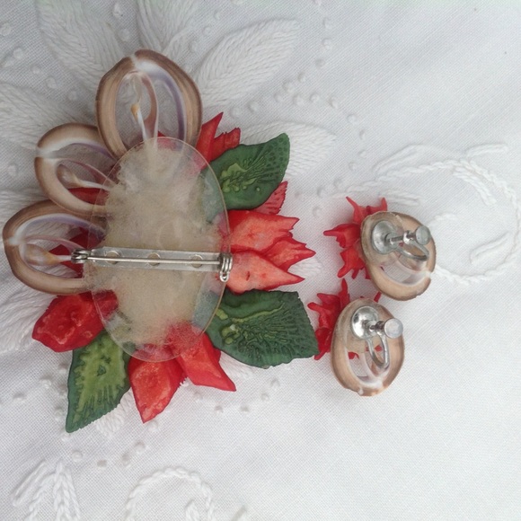Vintage shell and flower earrings - Picture 4 of 4
