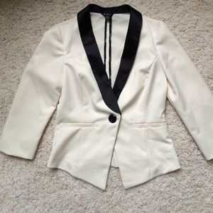 Blazer (white/cream + black tuxedo style)
