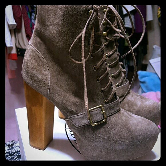 Steve Madden Taupe Suede Platform Bootie