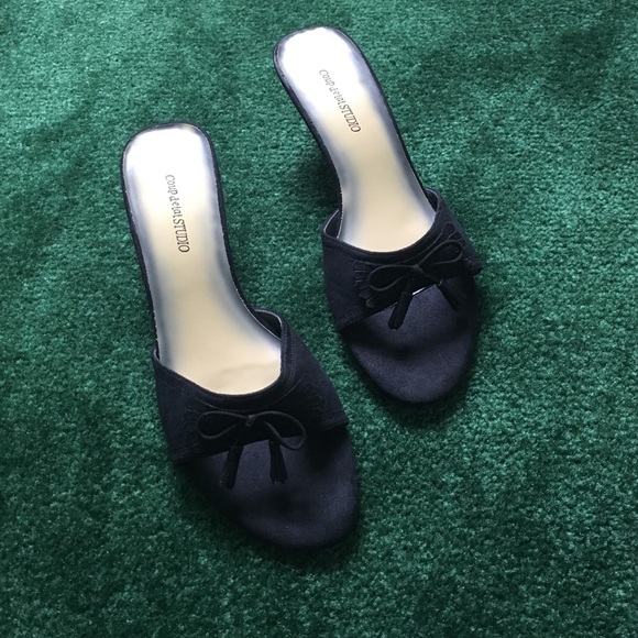 Navy blue kitten heel shoes
