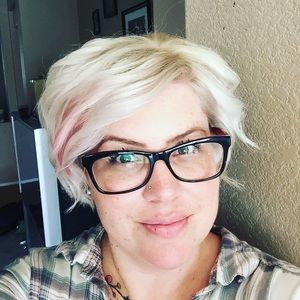 Meet your Posher, Crissanne