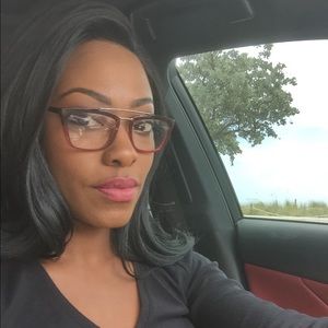 Meet your Posher, Nirva