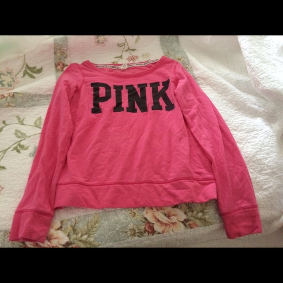 VS PINK SWEATSHIRT 🆓 item w/purchase