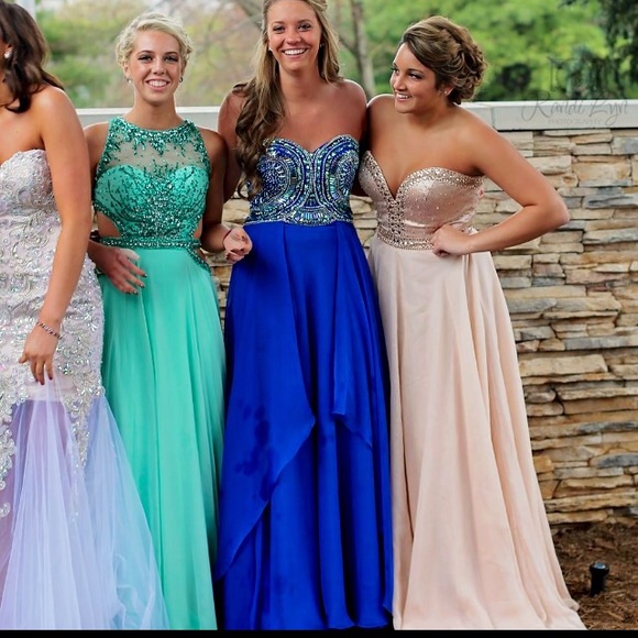 Sherri hill nude - Picture 2 of 3