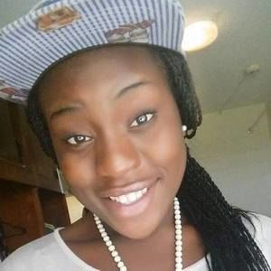 Meet your Posher, Desiree'