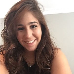 Meet your Posher, Stephanie