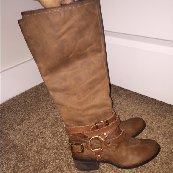 Gianni Bini leather boots