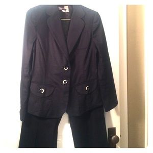 Banana Republic fun, fitted linen suit w/ spandex