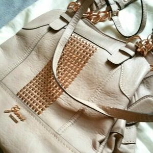 Guess jinan ivory and gold handbag