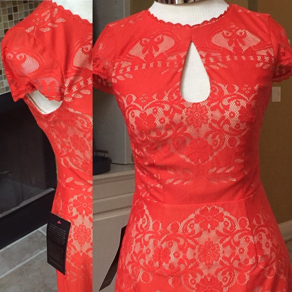 🍹Bebe🍹Lace Keyhole Dress (Poinciana) - Picture 3 of 3