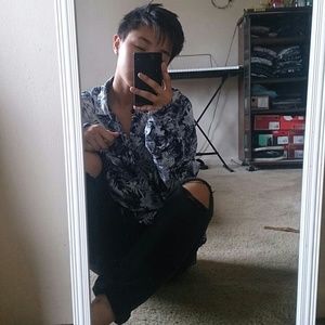 Meet your Posher, Caitlin