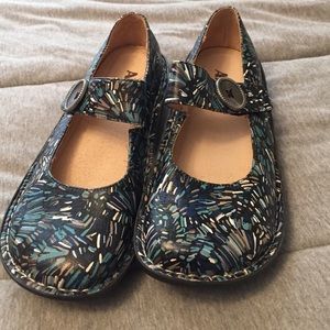 nursing shoes