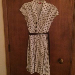 Fun polka dot dress - flattering - cotton