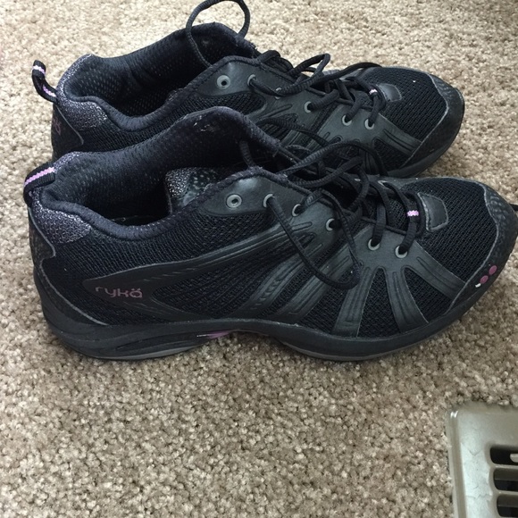 Ryka aerobic shoes