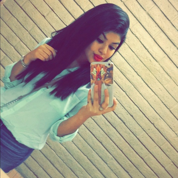 Meet your Posher, Hannia - Picture 1 of 1