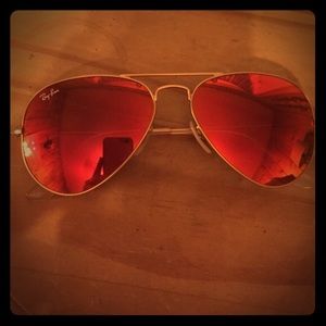 Mirror red aviator ray-bans