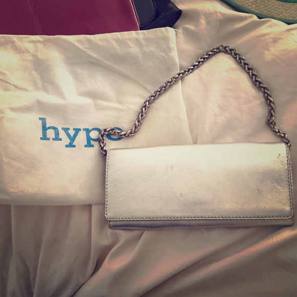 Hype Silver clutch