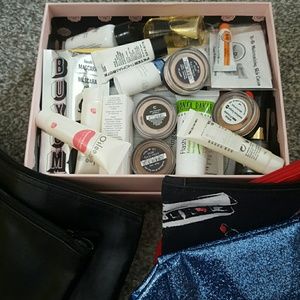 Mystery beauty bags with full & deluxe samples
