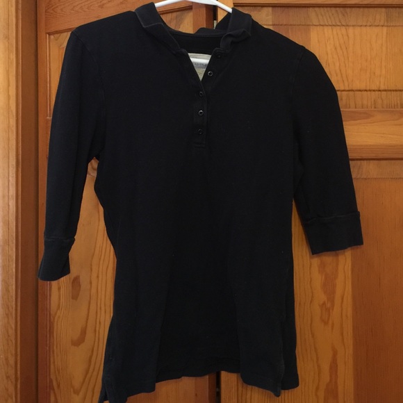 Black Arizona three quarter lengths top