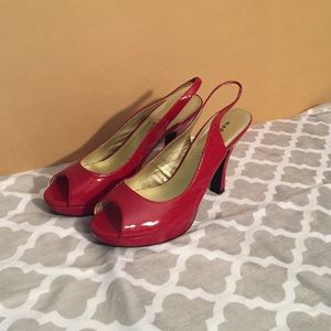 Size 8.5, Madden Girl 'G-Pam' red open toe heels