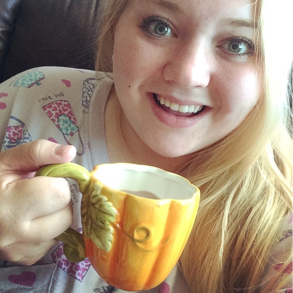 Meet your Posher, Kelsey - Picture 2 of 3