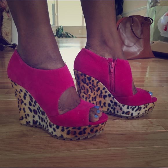 Pink and cheetah print wedges