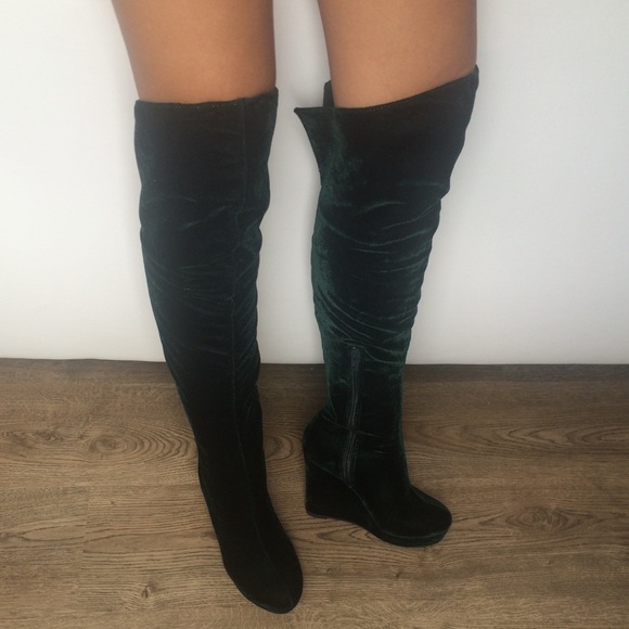 BRAND NEW Over the knee velvet boots