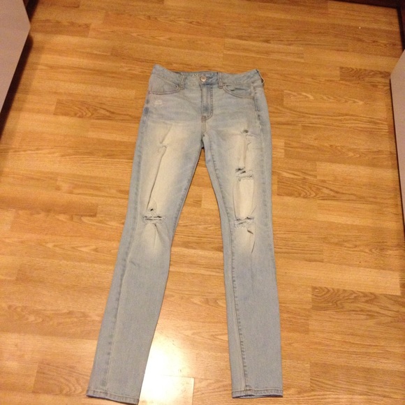 Lighwash Ripped Jeggings