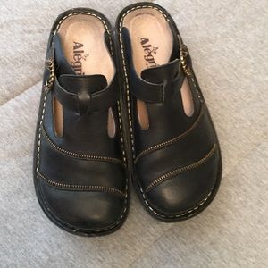 Algeria nursing shoes