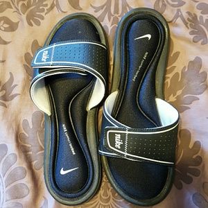 Nike slides