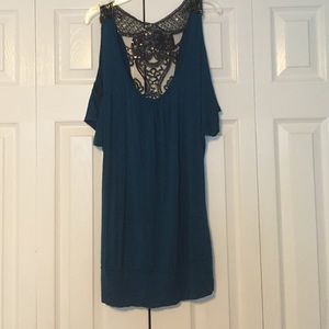 Super cute teal top