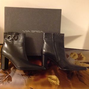 Never Worn Black Leather Via Spiga Booties-Sz 10M