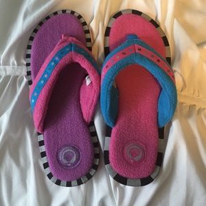 Never worn super cute slippers