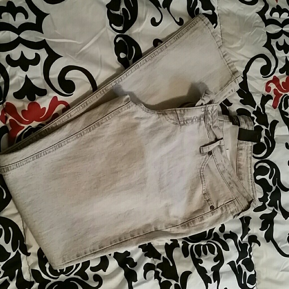 Light grey skinny jeans