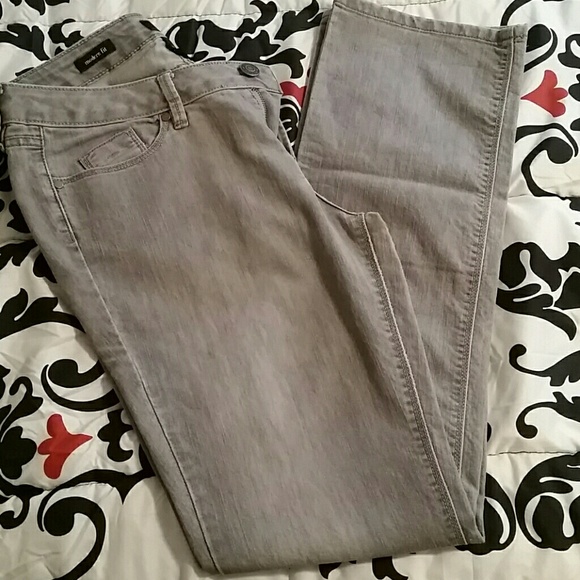 Grey Modern Fit Jeans