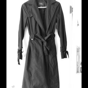 Cole Haan light weight trench coat