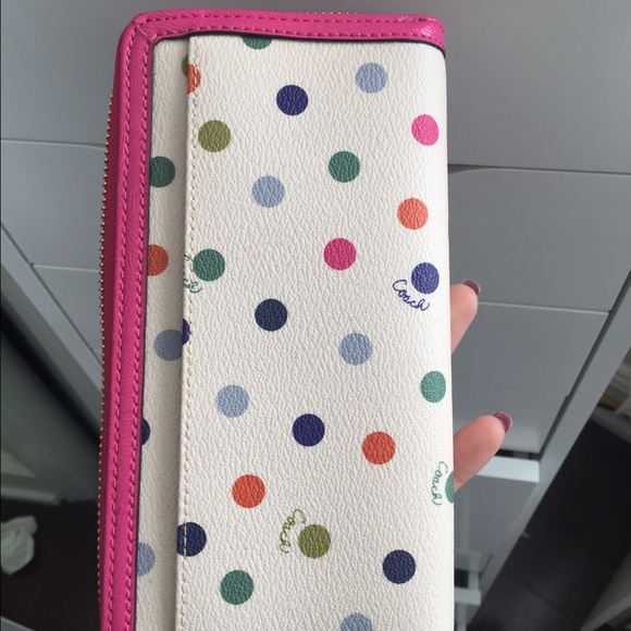 COACH WALLET PERF CONDITION