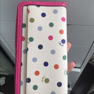 COACH WALLET PERF CONDITION
