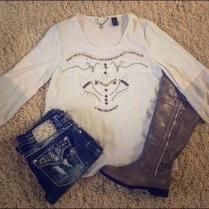 White sheer detailed top. From Buckle. Worn twice.