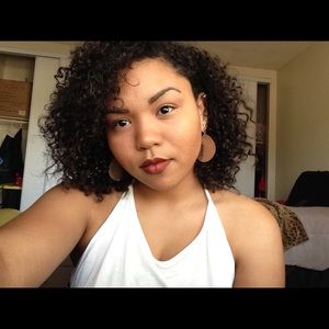 Meet your Posher, Javona