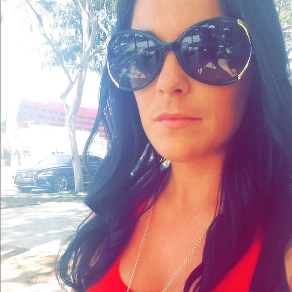 Meet your Posher, Meredith - Picture 2 of 4