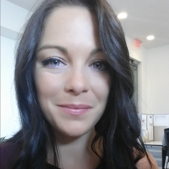 Meet your Posher, Meredith - Picture 3 of 4