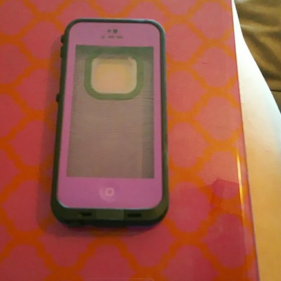 IPhone 5 lifeproof case - Picture 1 of 3