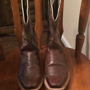 Ariat cowgirl boots