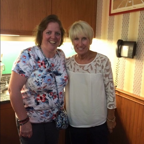 Meet your Posher, Debbie