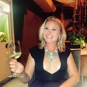 Meet your Posher, Monique