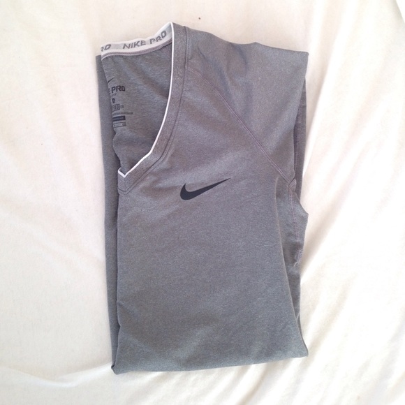 NIKE Pro Fitted Tshirt