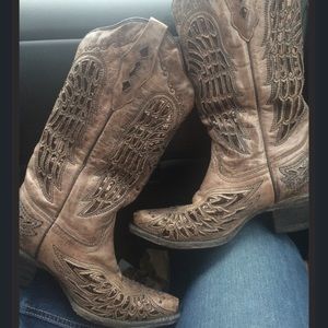 Will be GONE in 24hours. Corral sequin inlay