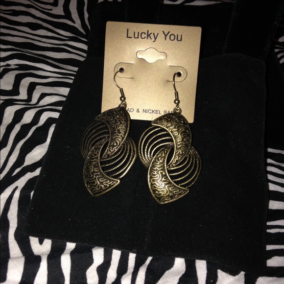 NWT Gold Filigree Earrings PRICE DROP 50% - Picture 2 of 4